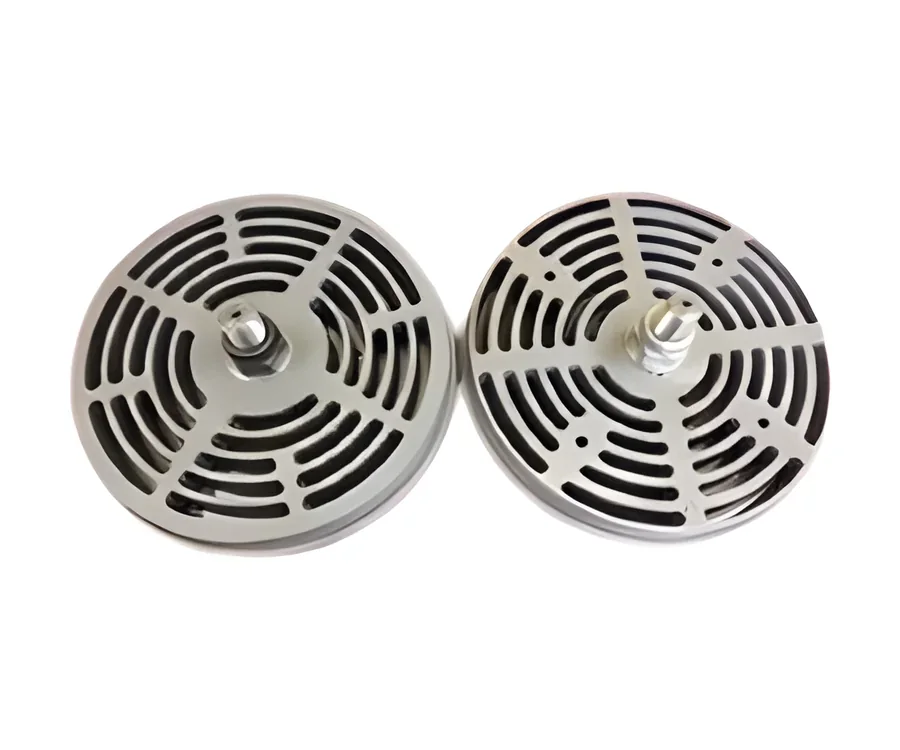 Pair of compressor valve plates with centre studs