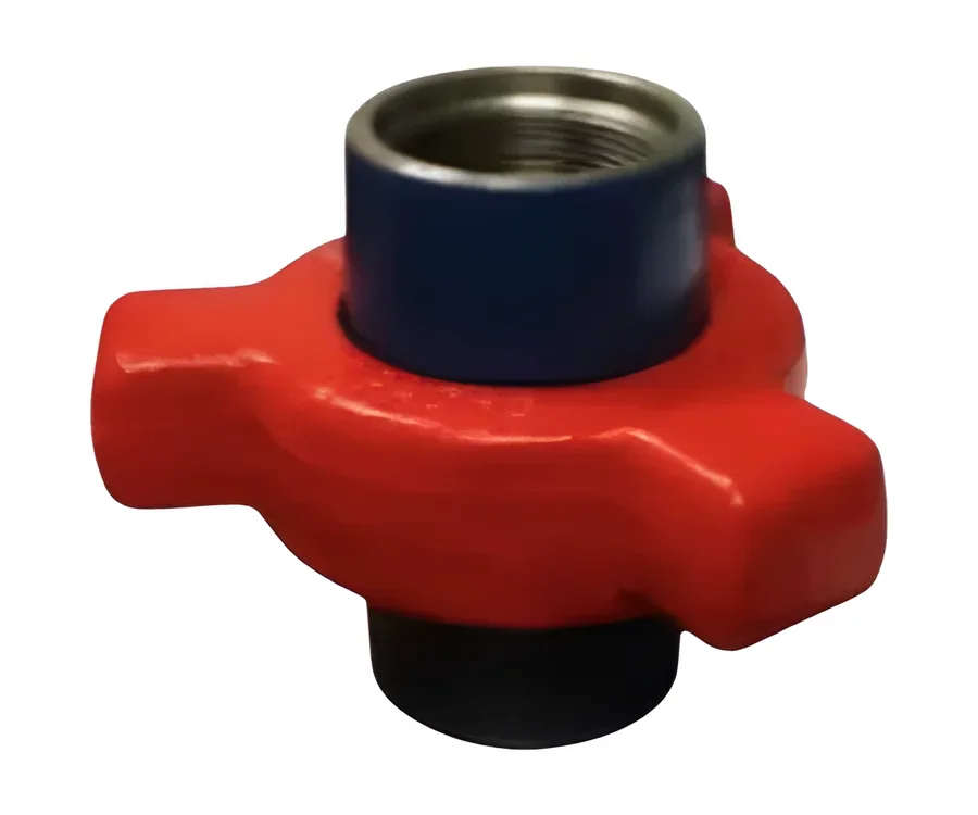 Cast hammer union fitting with threaded connection